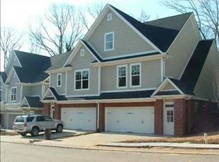 11 Edgewood Dr, Greenville, SC 29605