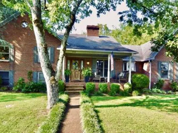 534 E College St, Pulaski, TN 38478