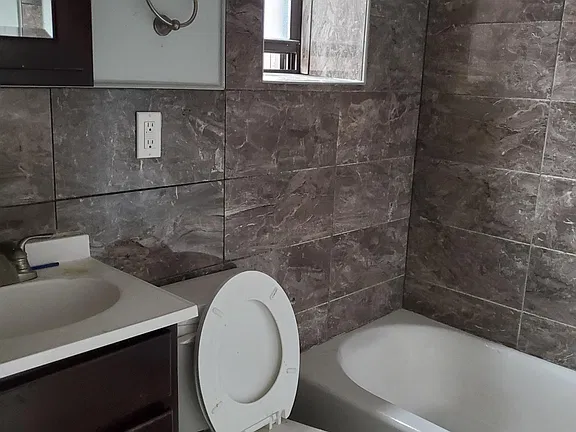 445 Mt Prospect Ave #445-B2 — photo 4 of 4