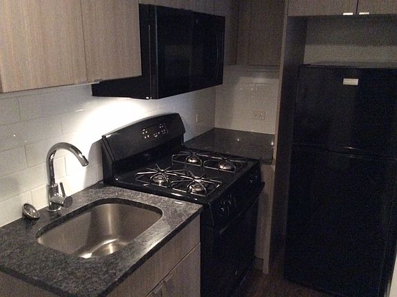 3rd image of 5423 N Winthrop Ave APT 409
