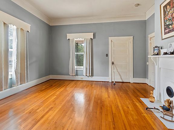 3rd image of 306 Smythe Ave
