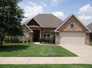 1725 W Cunningham Ave, Rogers, AR 72758