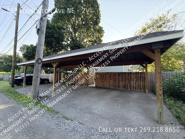 707 Livingston Ave NE #2 — Photo 36