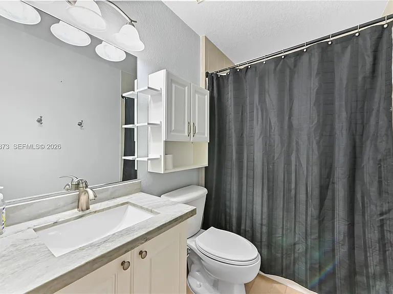 4802 Washington St #5 — Photo 15