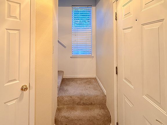 4th image of 12754 Crescent Dr