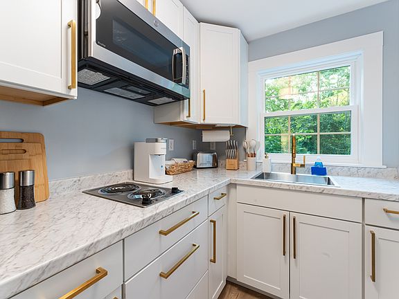 2nd image of 6 Sunset Dr #5