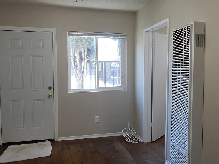 412 S Olive St — Photo 12