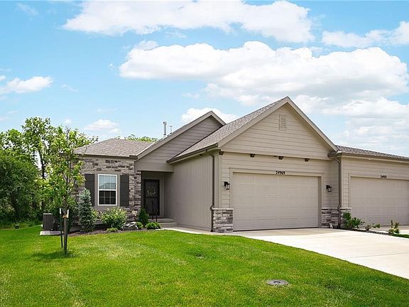 3rd image of 24969 W 94th Pl