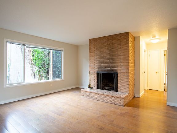 2nd image of 2509 NE Weidler St APT 1