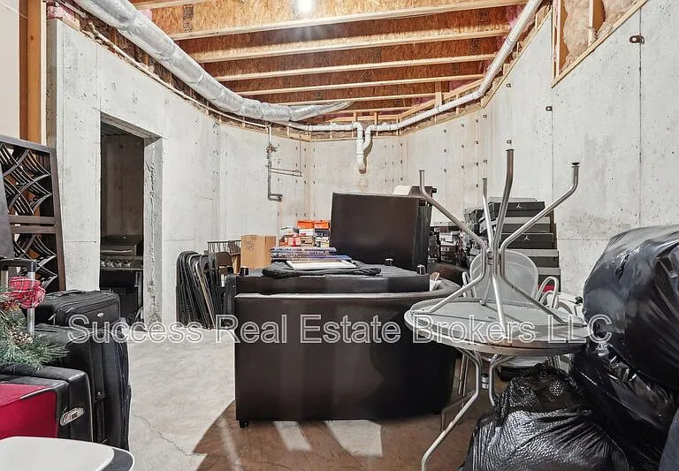 343 Summer Garden Dr — Photo 79