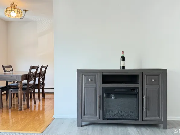 43 Balance Rock Rd APT 11, Seymour, CT 06483