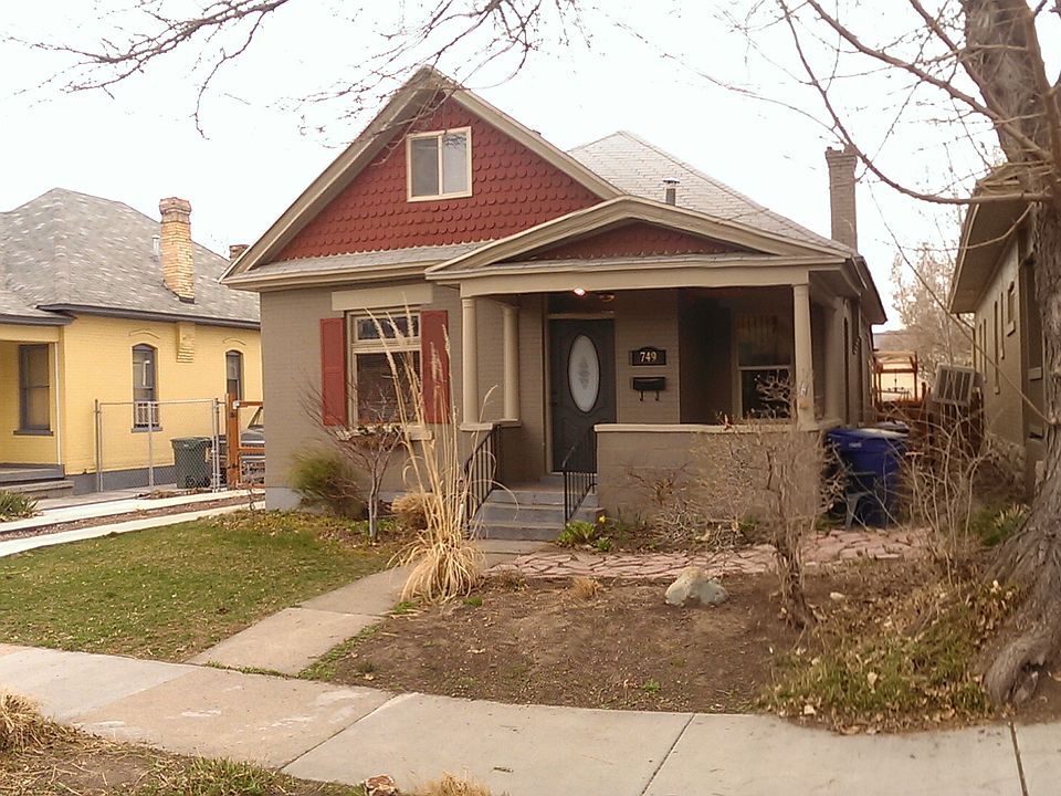 1st image of 749 E Roosevelt Ave