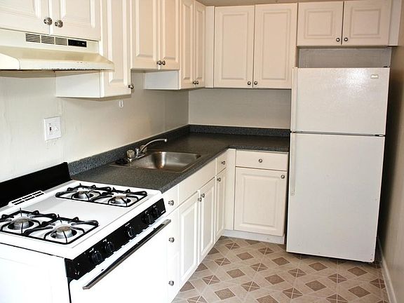 5th image of 262 E Cliveden St APT 109