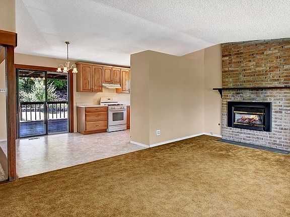 5th image of 1041 151st Ave SE