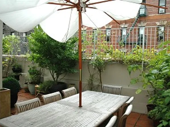 22 Thompson Street image 1 of 5