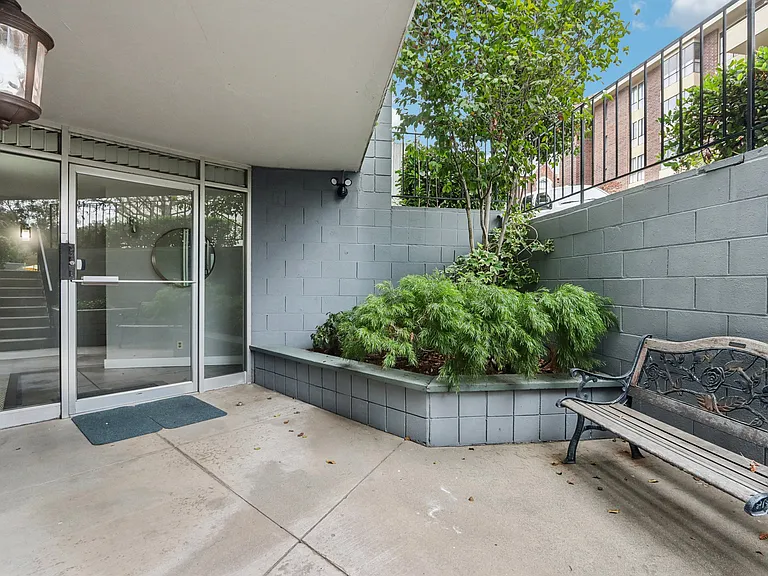 5290 Broadway Ter #102 — Photo 16