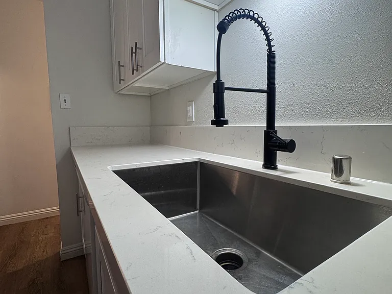 563 Emory St #563 — Photo 13