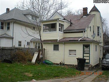 3rd image of 4017 Woburn Ave