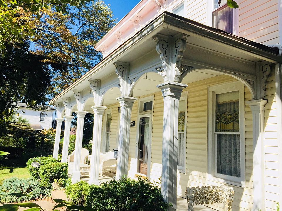 1st image of 158 Moull St