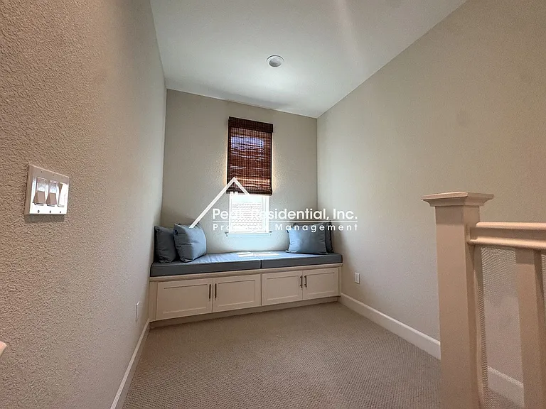 2794 Elderberry St — Photo 14