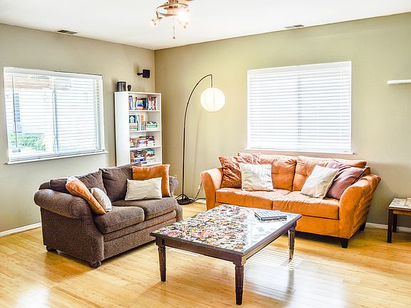 4th image of 3646 Robert Ave