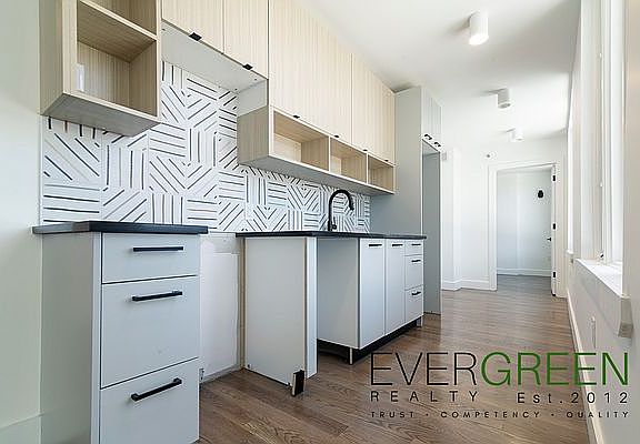 2nd image of 319 19th St #7A