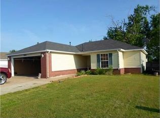 504 E Magnolia St, Rogers, AR 72756