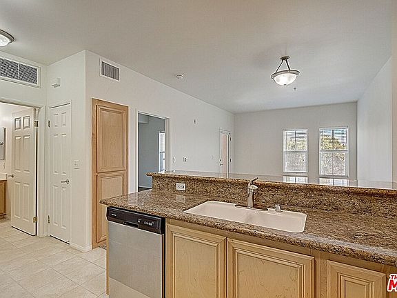 5th image of 3550 Torrance Blvd Unit 302