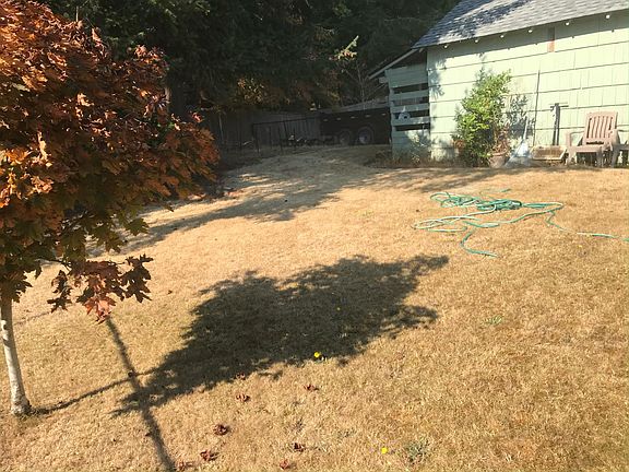 4th image of 924 Woodlawn Ave