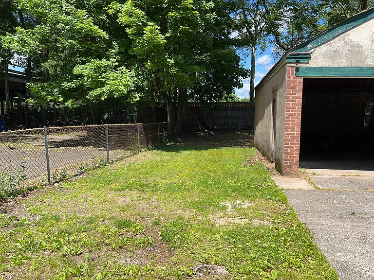 635 Elm St #2 — Photo 32