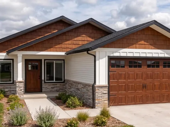 123 Challenger Way, Watertown, SD 57201