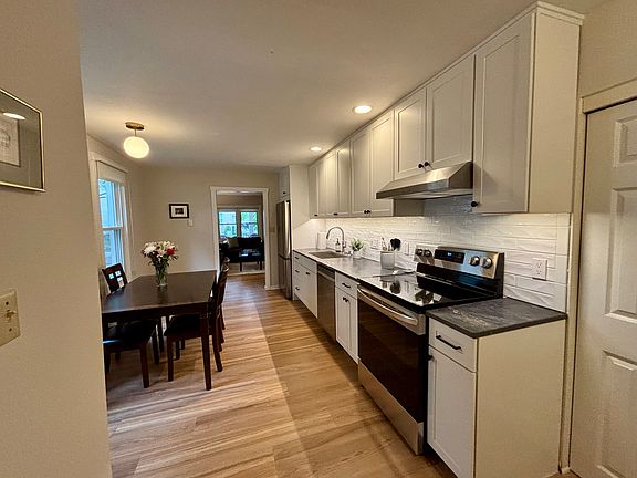 4th image of 248 Nelson Ave #248