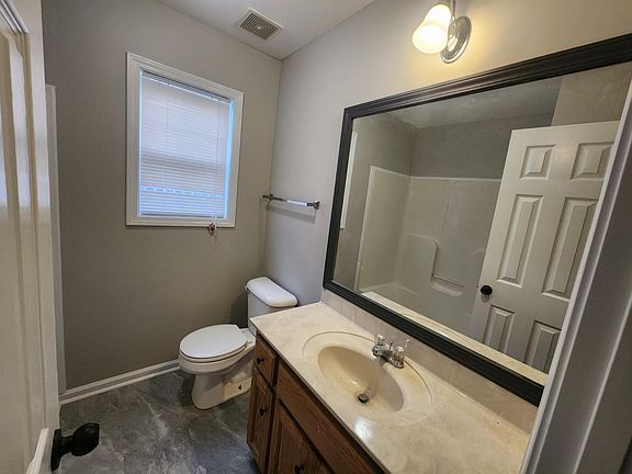 5th image of 231 Grassmire Dr
