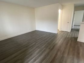 5011-5015 Monte Vista St