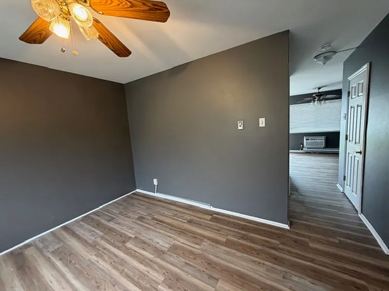 7489 Hazelcrest Dr — Photo 21