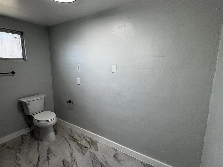 10277 N Loop Dr #B — Photo 3