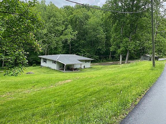 2nd image of 635 Boyce Rd