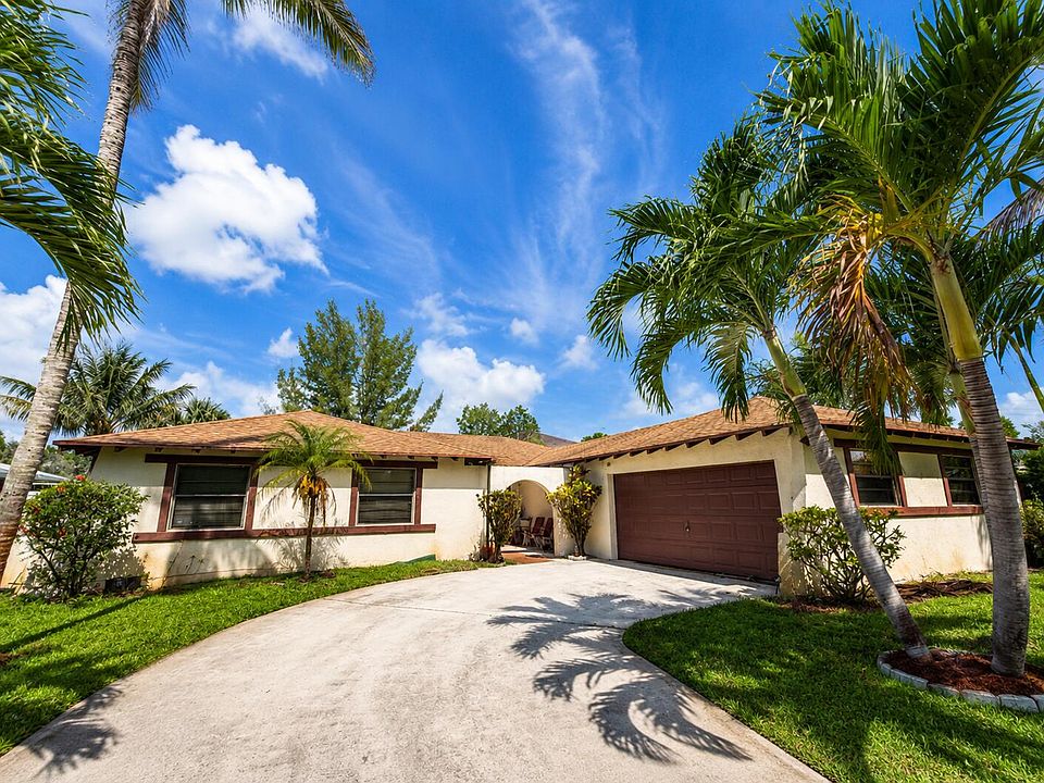1st image of 915 Ryanwood Drive