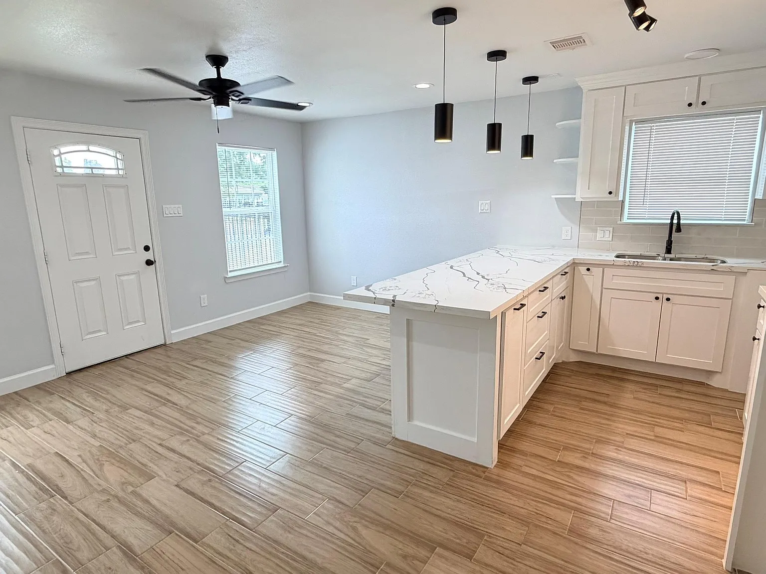 3 bed, 1.5 bath, 2244 sqft, $1,500 — Photo 4
