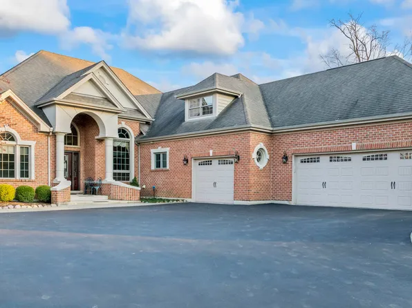 30W259 Lakewood Ct, Wayne, IL 60184