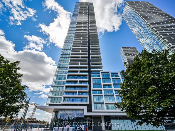 950 Portage Pkwy #5910, Vaughan, ON L4K 4Z4