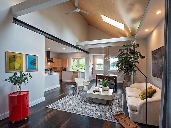 5th image of 3638 Tamarack Ave