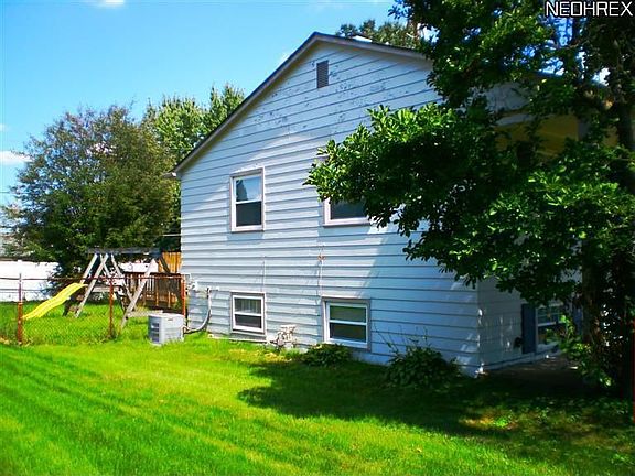 4th image of 4484 Woodridge Dr