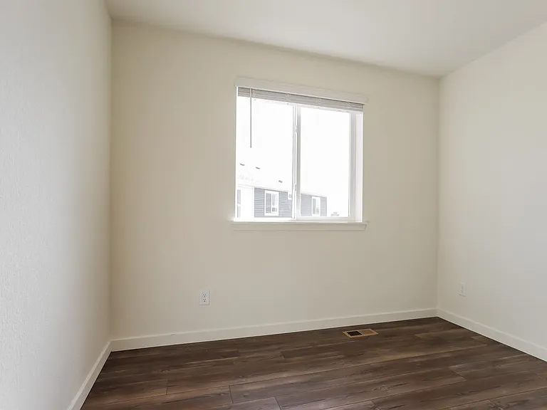 18560 E 47th Ave — Photo 14