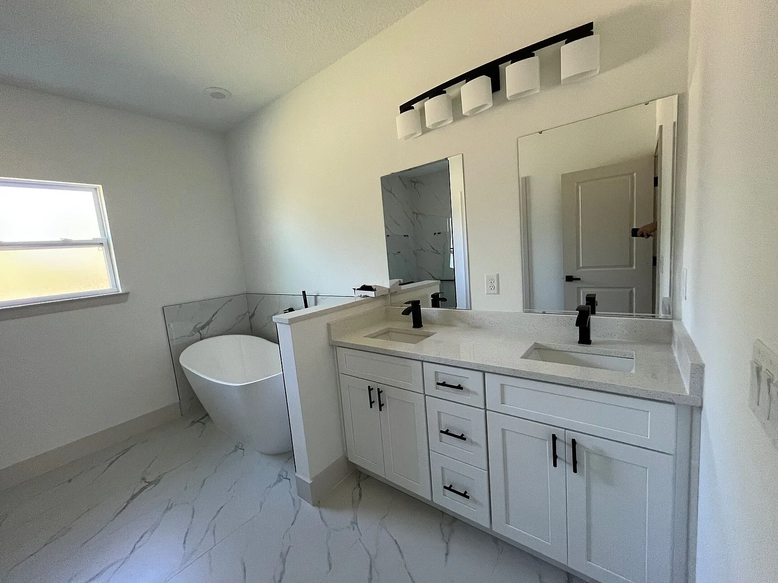 4 bed, 2.5 bath, 1679 sqft, $2,000 — Photo 4