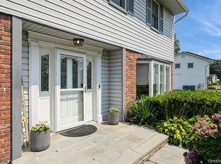 1 Wendy Ln, East Northport, NY 11731