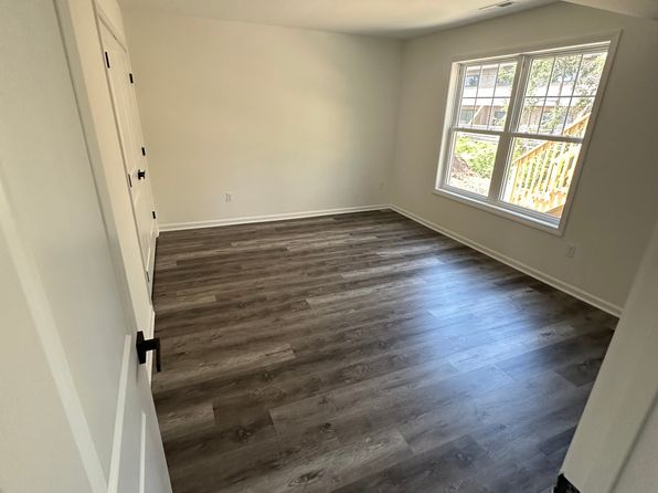 27 Overlook St #1, West Haven, CT 06516