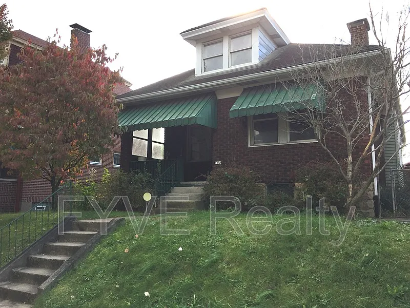 1123 Woodland Ave photo 1