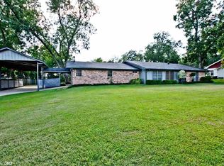 217 N Market St, Carthage, TX 75633