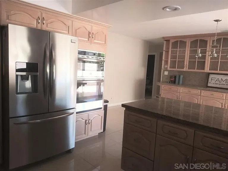8888 La Jolla Scenic Dr N — Photo 8